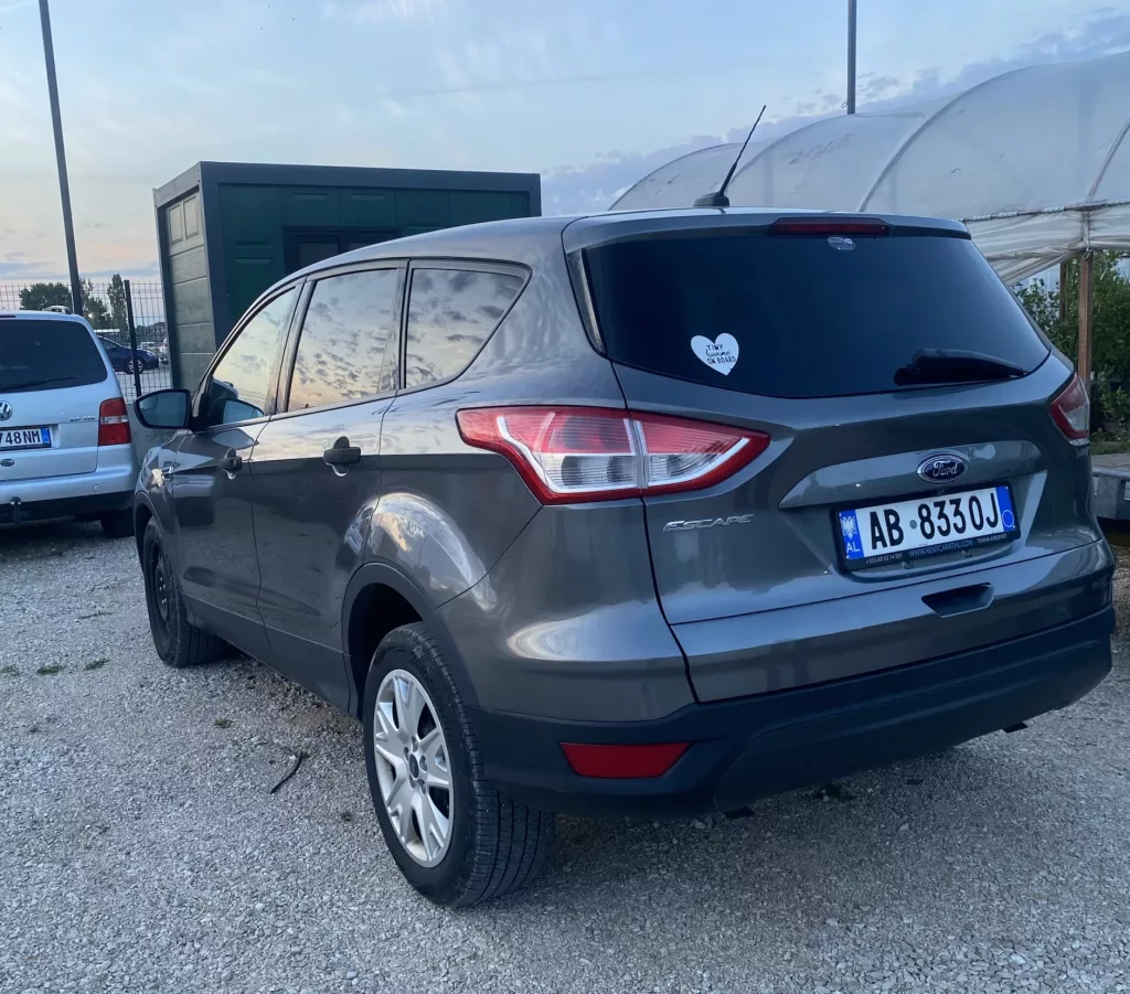 FORD ESCAPE AUTOMATIC 4X4